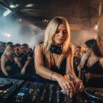 découvrez le dc-10 à ibiza, une expérience de clubbing unique en espagne alliant musique électrisante et ambiance inoubliable pour des nuits magiques.